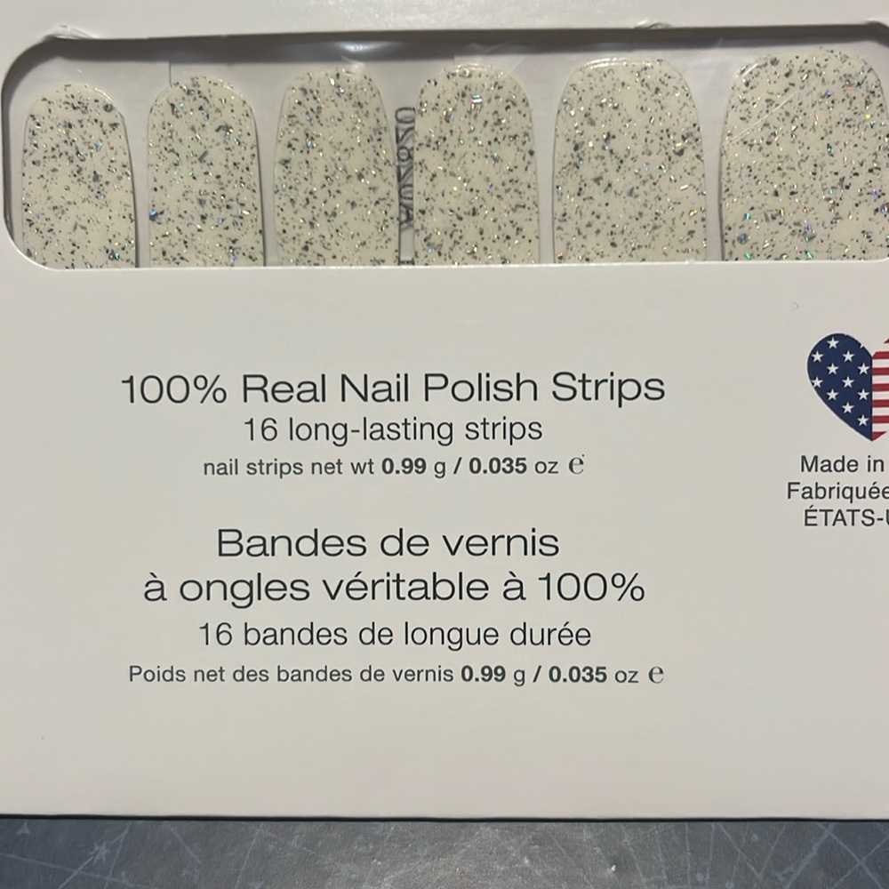 - Color Street nail set glittersweet